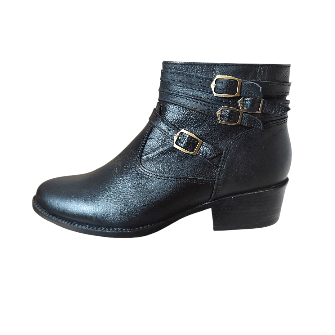 Coturno Feminino em Couro Legítimo com 4 Fivelas, Salto Bloco Confortável e Zíper Lateral - 1588