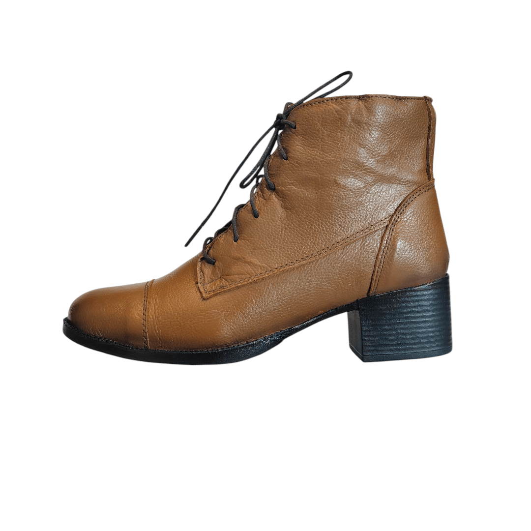 Coturno Feminino em Couro Legítimo com Salto Bloco, Cadarço e Zíper Lateral -1589