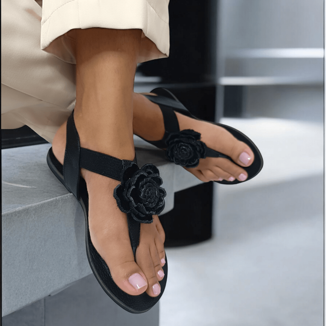 SANDALIA RASTEIRA EM COURO LEGITIMO COM FLOR E ELASTICO -45510