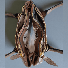 Bolsa Versátil em Couro Legítimo com 3 Bolsos e Alças Duplas - 113