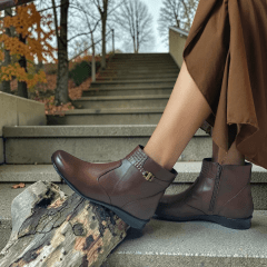 Bota Feminina Confortável em Couro Legítimo com Salto Baixo e Forro Acolchoado - 1586