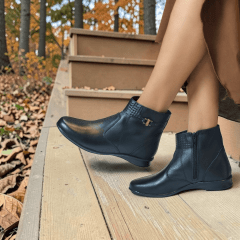 Bota Feminina Confortável em Couro Legítimo com Salto Baixo e Forro Acolchoado - 1586