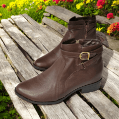 Bota Feminina em Couro Legítimo com Fivela e Zíper Lateral – Detalhe em X no Calcanhar-4002