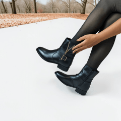 Coturno Feminino Elegante em Couro Legítimo com Salto Bloco, Detalhe em Zíper e Zíper Lateral -1587