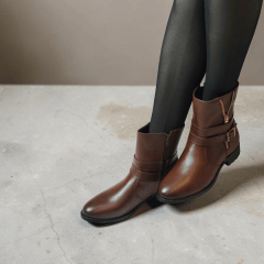 Coturno Feminino Elegante em Couro Legítimo com Salto Bloco, Detalhe em Zíper e Zíper Lateral -1587