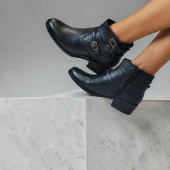 Coturno Feminino em Couro Legítimo com 4 Fivelas, Salto Bloco Confortável e Zíper Lateral - 1588