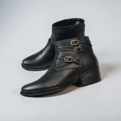 Coturno Feminino em Couro Legítimo com 4 Fivelas, Salto Bloco Confortável e Zíper Lateral - 1588