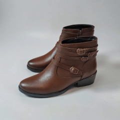 Coturno Feminino em Couro Legítimo com 4 Fivelas, Salto Bloco Confortável e Zíper Lateral - 1588