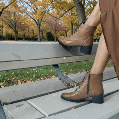 Coturno Feminino em Couro Legítimo com Salto Bloco, Cadarço e Zíper Lateral -1589