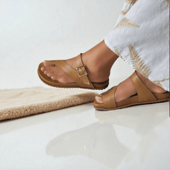 Papete em Couro Legítimo com Fivela Lateral – Estilo Autêntico e Confortavel - 5136