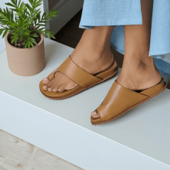 Papete Feminina em Couro Legítimo com Cabedal Firme e Recorte Dedeira - 5175