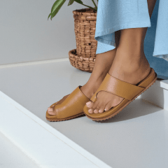 Papete Feminina em Couro Legítimo com Cabedal Firme e Recorte Dedeira - 5175