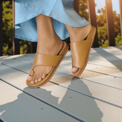 Papete Feminina em Couro Legítimo com Cabedal Firme e Recorte Dedeira - 5175