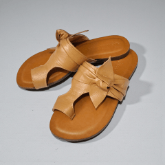 Rasteira Elegante em Couro Legítimo com Laço Lateral - 5174