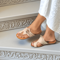 Rasteira Elegante em Couro Legítimo com Laço Lateral - 5174