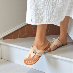 Rasteira Elegante em Couro Legítimo com Laço Lateral - 5174