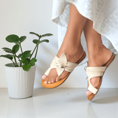 Rasteira Elegante em Couro Legítimo com Laço Lateral - 5174