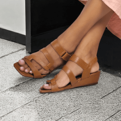 ANABELA COM RECORTES  E VELCRO EM COURO LEGITIMO-5119