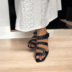 ANABELA COM RECORTES  E VELCRO EM COURO LEGITIMO-5119