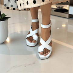 Anabela de Couro Legítimo com Design Cruzado e Fivela na Lateral -5155
