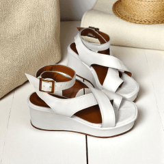 Anabela de Couro Legítimo com Design Cruzado e Fivela na Lateral -5155