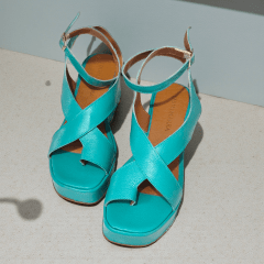 Anabela de Couro Legítimo com Design Cruzado e Fivela na Lateral -5155