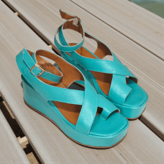 Anabela de Couro Legítimo com Design Cruzado e Fivela na Lateral -5155