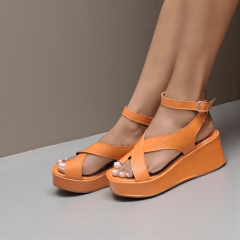 Anabela de Couro Legítimo com Design Cruzado e Fivela na Lateral -5155