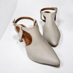 O Clássico Reinventado – Scarpin com Salto Taça Aberto Atrás -45512