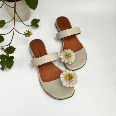Rasteira Feminina com Flor no Dedo e Saltinho – Couro Legítimo -5139