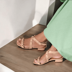 SANDALIA DE COURO COM SALTINHO E SPIKES - 5106
