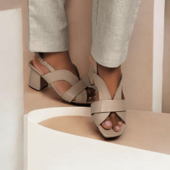 SANDÁLIA ELEGANTE EM COURO LEGÍTIMO COM SALTO BLOCO - 45522