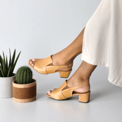Sandália em Couro Legítimo com Detalhe Elástico – Mais Conforto no Calce -5126