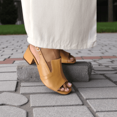 Sandália em Couro Legítimo com Detalhe Elástico – Mais Conforto no Calce -5126