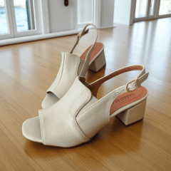 Sandália em Couro Legítimo com Detalhe Elástico – Mais Conforto no Calce -5126