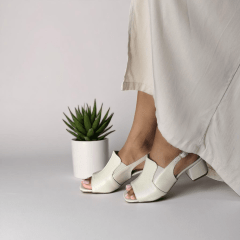 Sandália em Couro Legítimo com Detalhe Elástico – Mais Conforto no Calce -5126