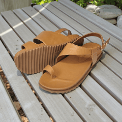 Papete Feminina em Couro Legítimo com Fivela Ajustável e Calce Firme -5181