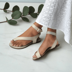 Sandália em Couro Legítimo com Dedinho e Fivela – Leve e Estilosa- 5135