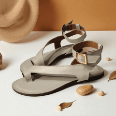 Sandália em Couro Legítimo com Dedinho e Fivela – Leve e Estilosa- 5135