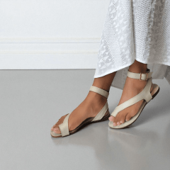 Sandália em Couro Legítimo com Dedinho e Fivela – Leve e Estilosa- 5135