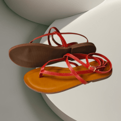 Sandália em Couro Legítimo com Duas Fivelas  Design Minimalista - 5169