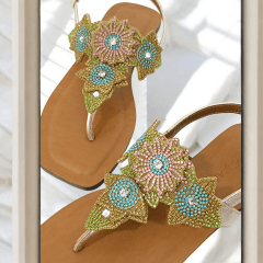 SANDALIA LUXUOSA EM COURO LEGITIMO TODA CRAVEJADA DE STRASS -45514