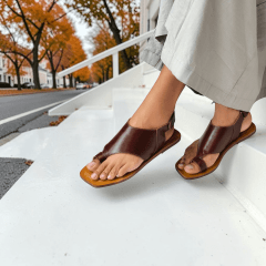 Sandália Rasteira em Couro Legítimo com Dedo e Velcro – Elegância e Conforto - 5183