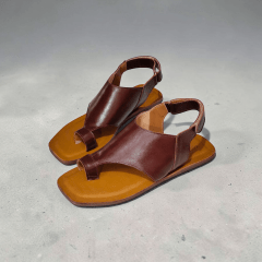 Sandália Rasteira em Couro Legítimo com Dedo e Velcro – Elegância e Conforto - 5183