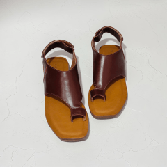 Sandália Rasteira em Couro Legítimo com Dedo e Velcro – Elegância e Conforto - 5183