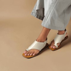 Sandália Rasteira em Couro Legítimo com Dedo e Velcro – Elegância e Conforto - 5183