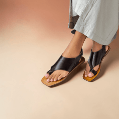 Sandália Rasteira em Couro Legítimo com Dedo e Velcro – Elegância e Conforto - 5183