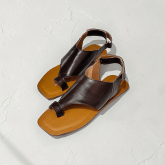 Sandália Rasteira em Couro Legítimo com Dedo e Velcro – Elegância e Conforto - 5183