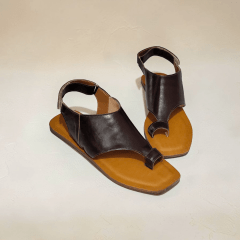 Sandália Rasteira em Couro Legítimo com Dedo e Velcro – Elegância e Conforto - 5183