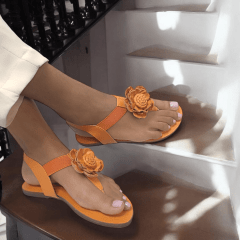 SANDALIA RASTEIRA EM COURO LEGITIMO COM FLOR E ELASTICO -45510